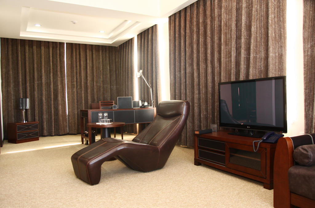 Grand M Hotel Navoi Quarto foto
